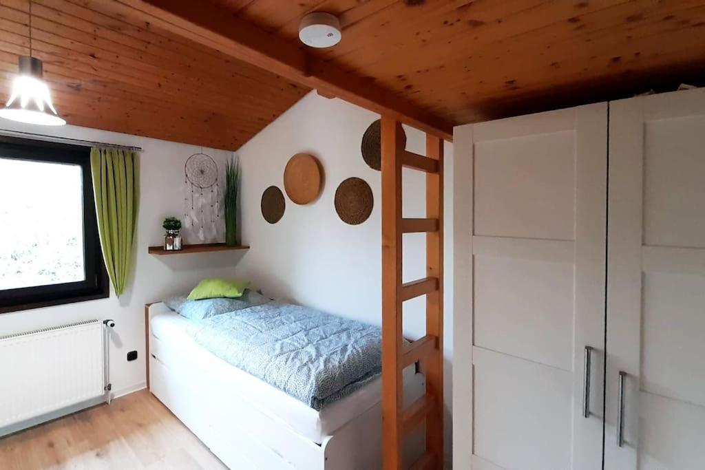 Ferienhaus Lena Im Sauerland Direkt Am Hennesee Мешеде Екстериор снимка